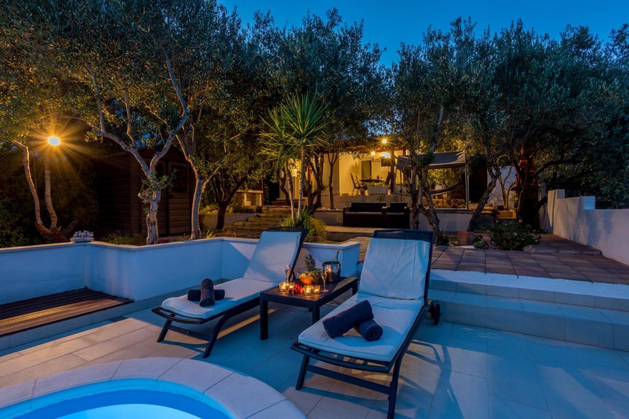 House Oliva With Private Pool And Large Garden Villa Stari Grad  Bagian luar foto